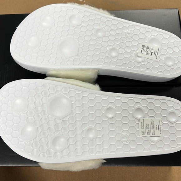 NWT! Puma x Rihanna Leadcst Fenty Slide- sold out everywhere! - Picture 2 of 4